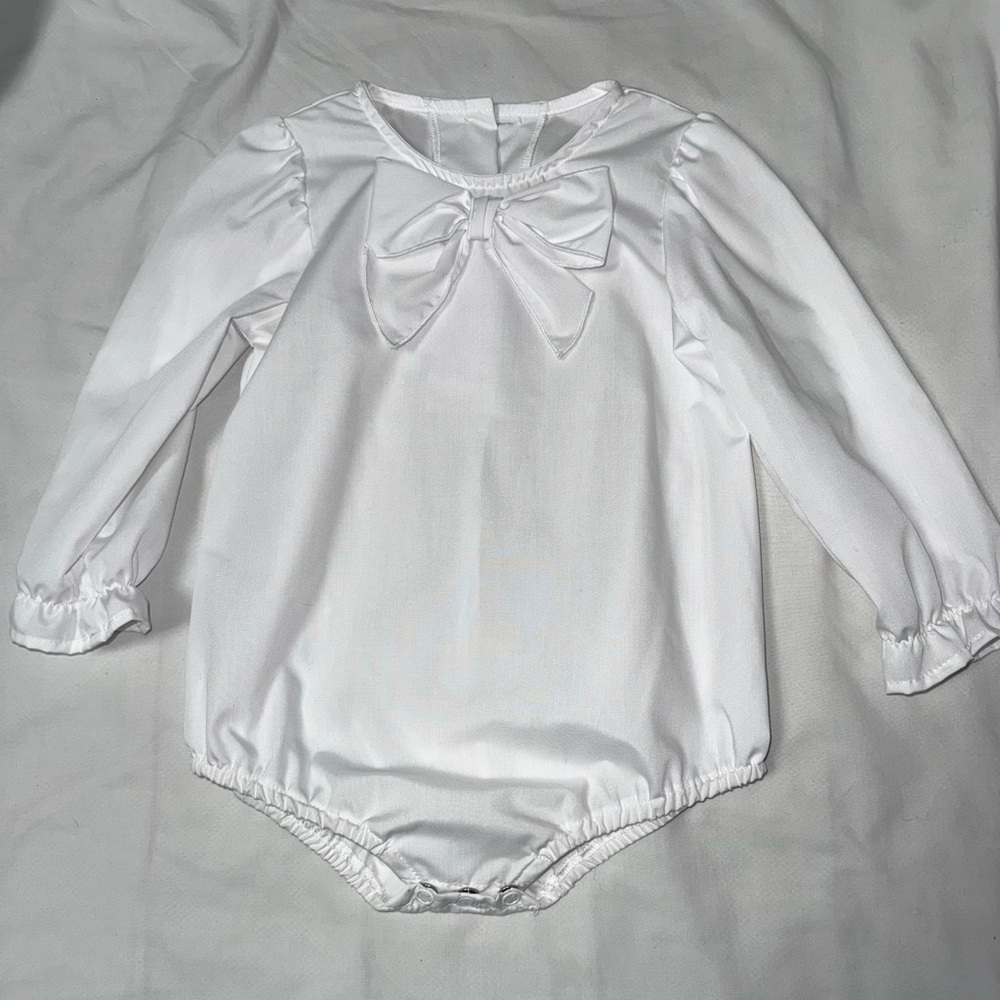 The Beaufort Bonnet Company Beatrice Bow Blouse onesie, size 2T, NWOT